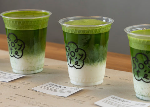 Matcha para tu cafetería: la guía que necesitas para elegirlo, conservarlo y prepararlo.