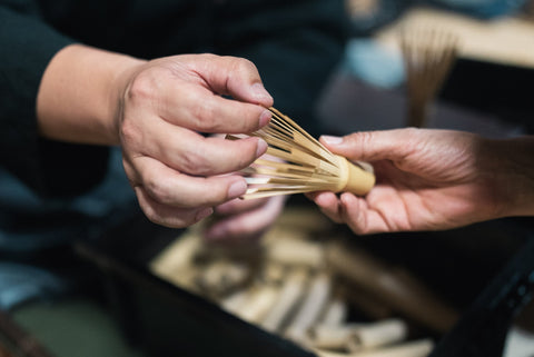 Cómo cuidar y limpiar tu chasen de bambú: una guía rápida